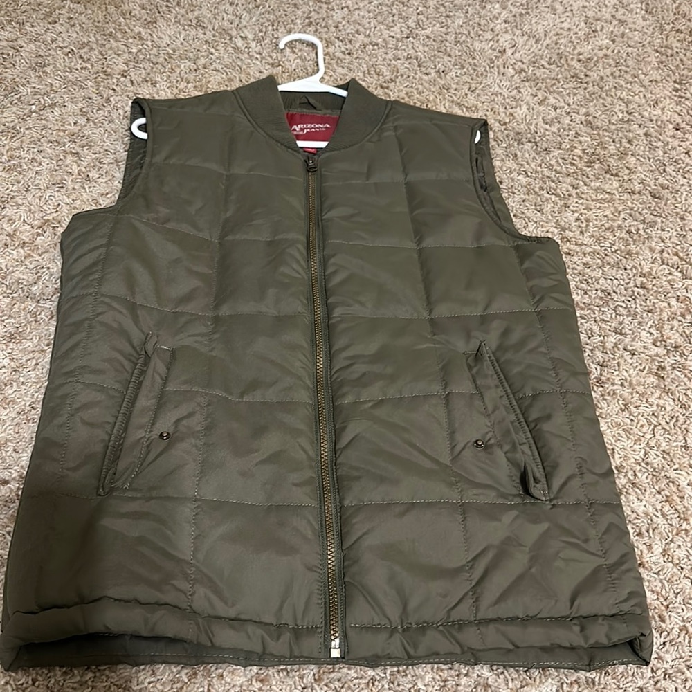 Arizona Jean Company  Puffer Vest | Color: Army Green |